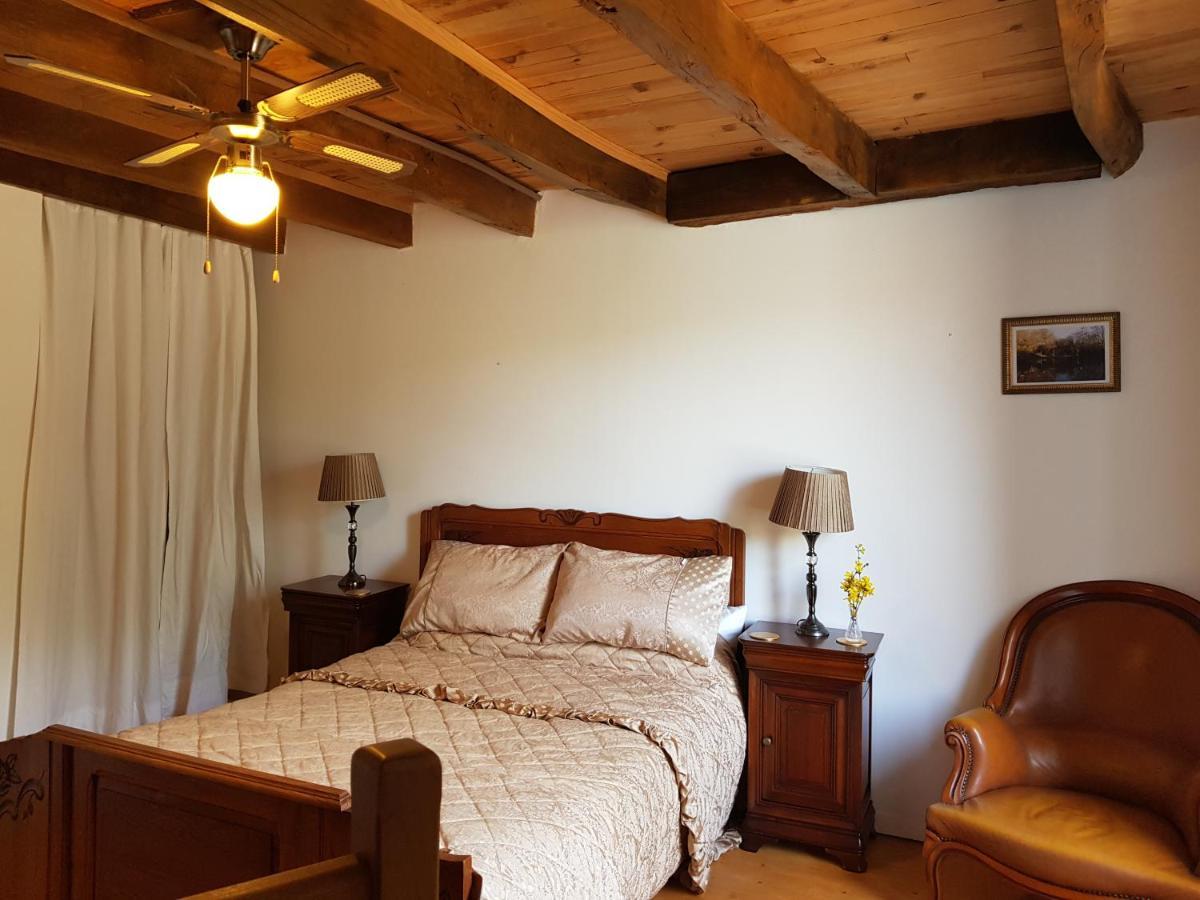 Bay Cottage Gite, Busserolles. Luaran gambar