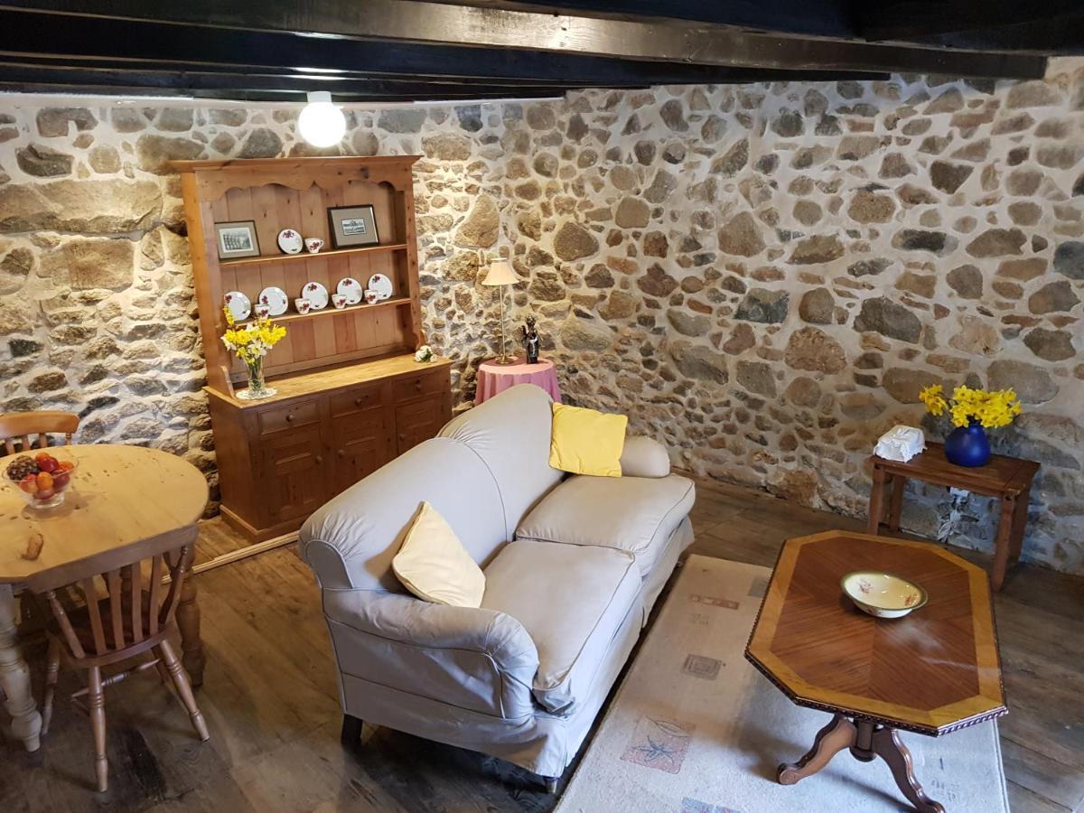 Bay Cottage Gite, Busserolles. Luaran gambar